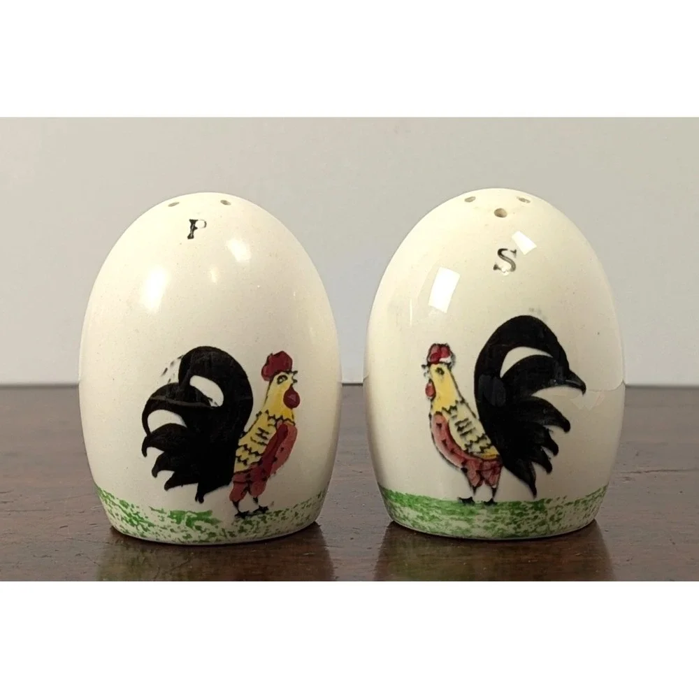 Vintage Hand Painted Rooster Egg Ceramic Salt & Pepper Shakers Japan 4-SP0022